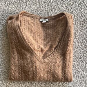 J. Crew Cashmere cable knit Sweater in Biscuit,